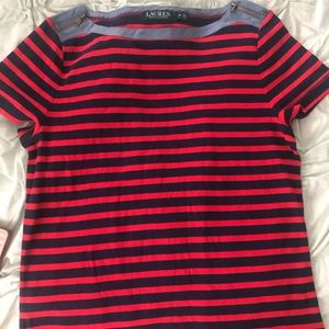 Short sleeved blouse.